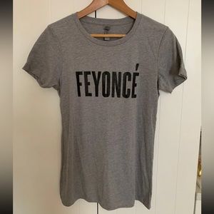 Feyonce tee size M - new
